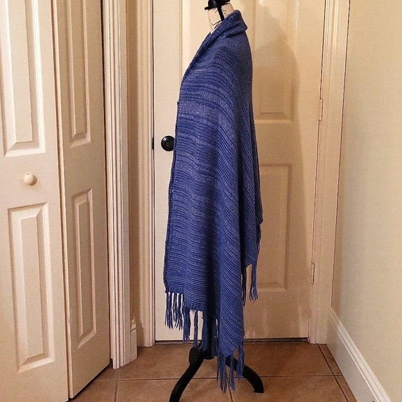 LulaRoe Pretty Fringe Shawl Cardigan - Picture 9 of 14